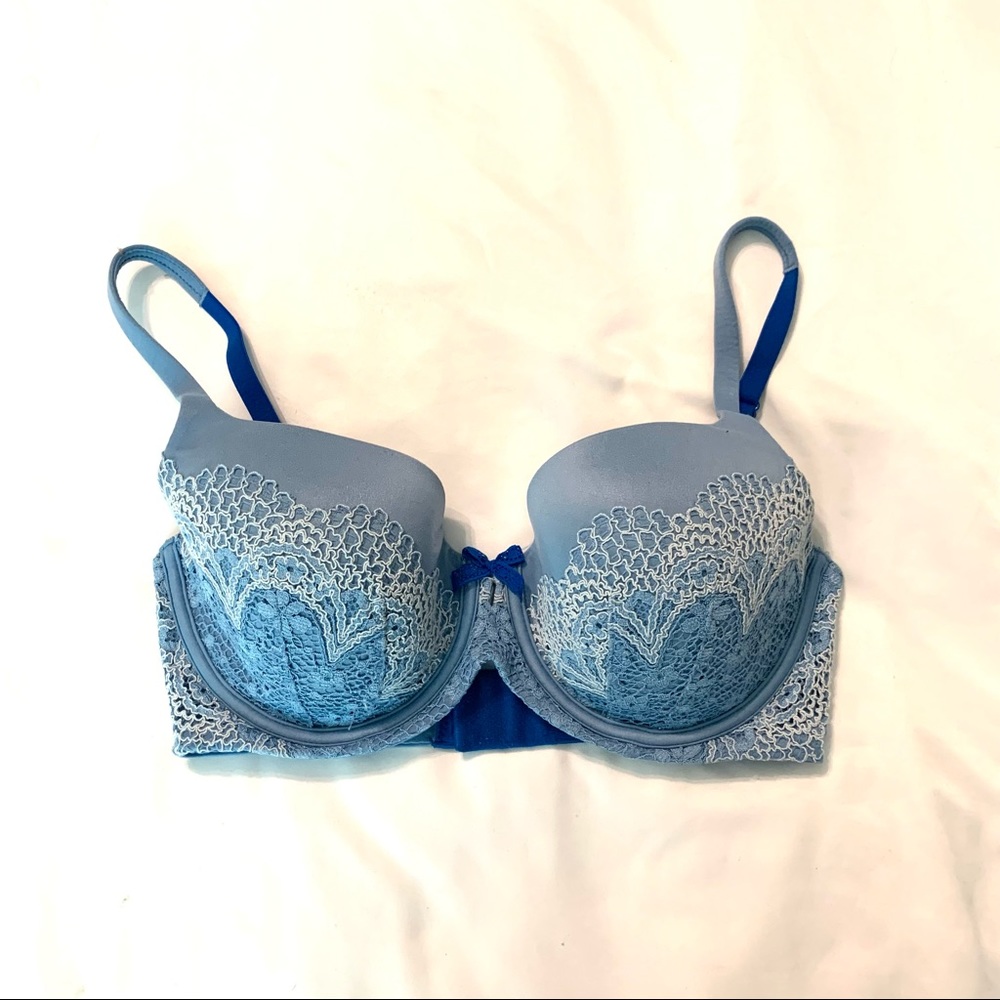Victoria’s Secret body by Victoria blue white lace Demi bra